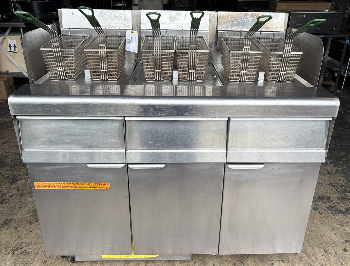 Frymaster MJ350 Gas Fryer - (3) 50 lb Vats, Floor Model, Natural Gas (Pre-Owned))