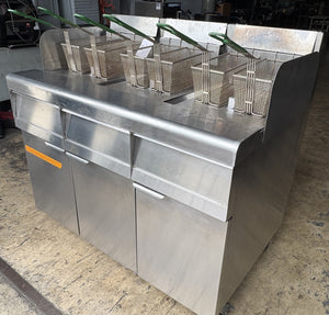 Frymaster MJ350 Gas Fryer - (3) 50 lb Vats, Floor Model, Natural Gas (Pre-Owned))