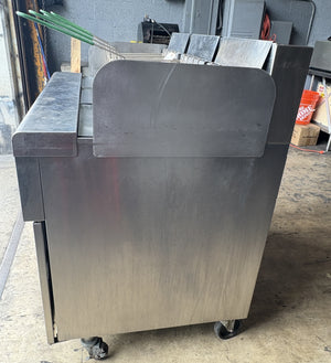 Frymaster MJ350 Gas Fryer - (3) 50 lb Vats, Floor Model, Natural Gas (Pre-Owned))