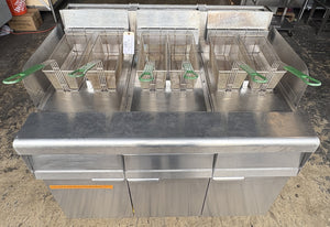 Frymaster MJ350 Gas Fryer - (3) 50 lb Vats, Floor Model, Natural Gas (Pre-Owned))