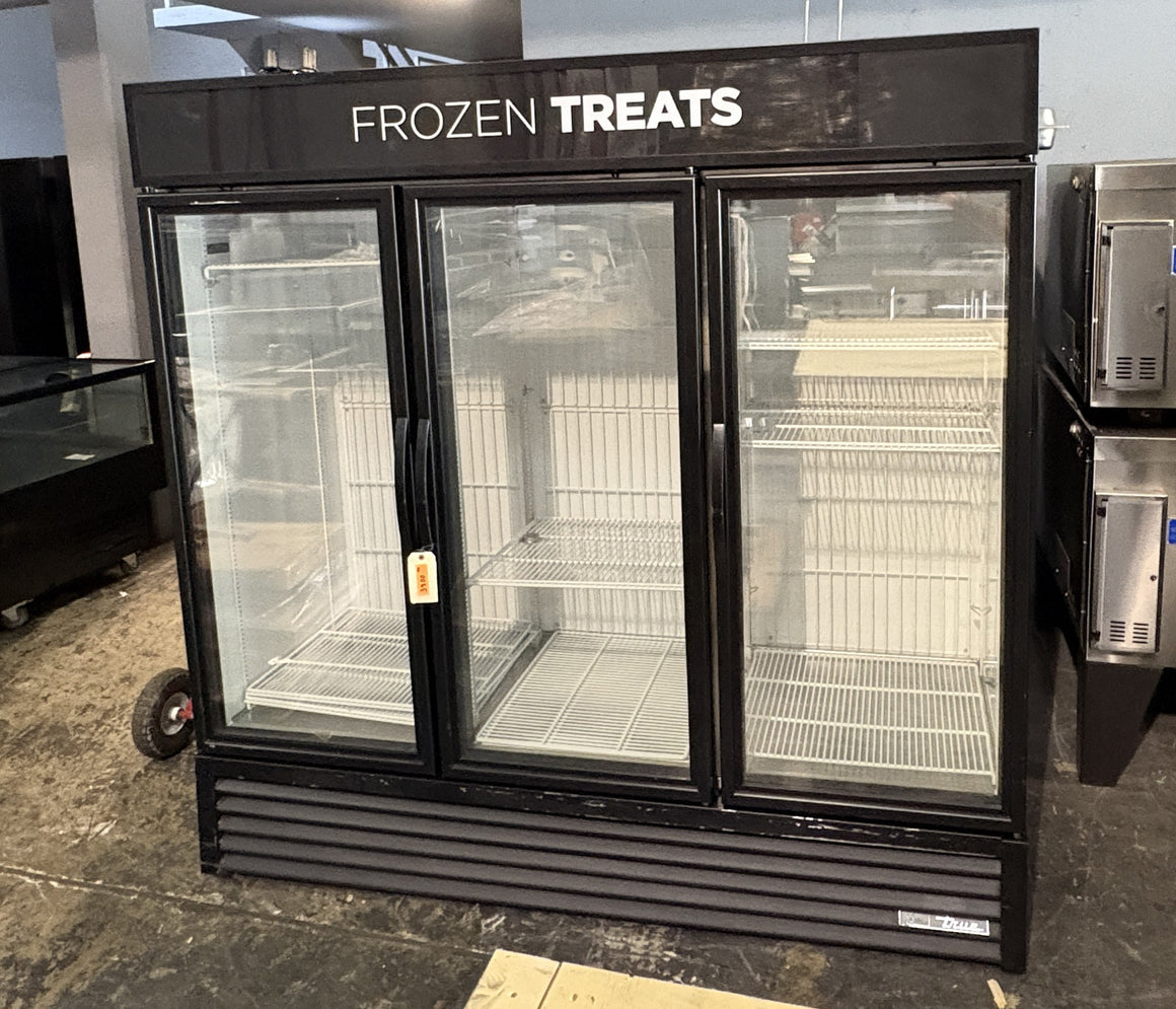 TRUE THREE DOOR FREEZER MERCHANDISER GDM-72F-HC~TSL01 (Pre-Owned)