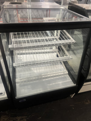 FEDERAL SGD3148 DISPLAY CASE NON REFRIGERATOR (USED)
