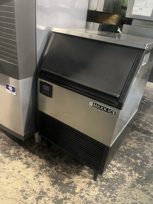MAXXIMUM MIM200NH UNDERCOUNTER ICE MAKER (USED)