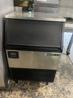 MAXXIMUM MIM200NH UNDERCOUNTER ICE MAKER (USED)