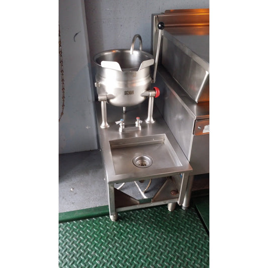 Cleveland- 6 Gallon Countertop Kettle with HandSink - Direct Steam, Used-CL-KDT6-WT23119309-U - Maltese & Co New and Used  restaurant Equipment 