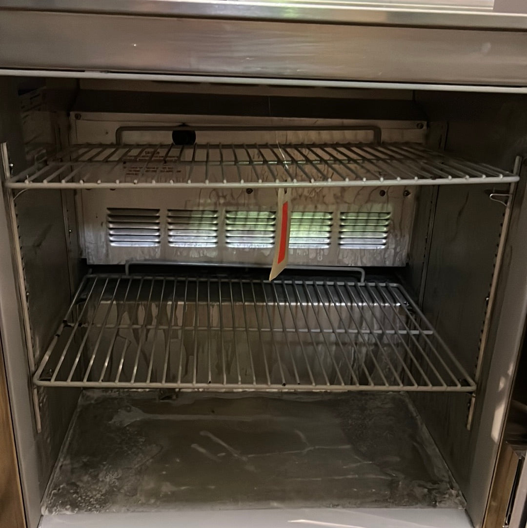 USED BEVERAGE AIR UNDERCOUNTER REFRIGERATOR - Maltese & Co