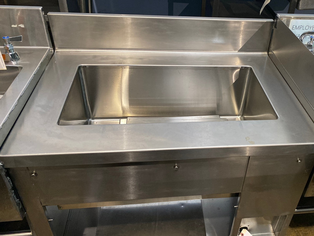 UNDERBAR ICE BIN - Maltese & Co